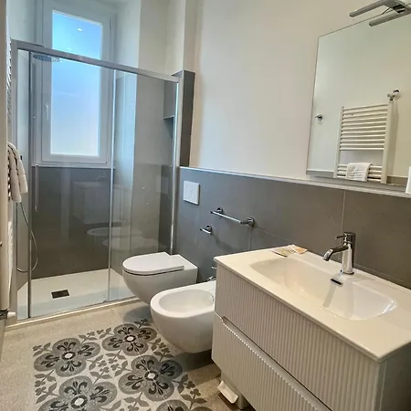 アパート Civico 17 レヴァント